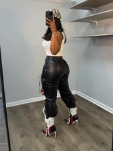 Lizzy : leather pants